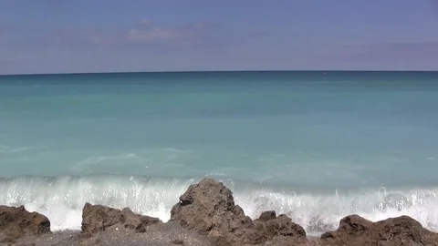 Rocks and Waves 스톡 동영상 88972522