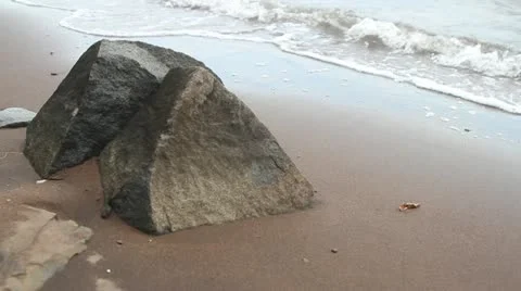 Rocks and Waves on the Hudson River Видео 12031182