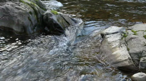  rocks below a waterfall  Video stock 863702