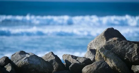 Rocks n' Waves, Focus puls between them. 動画素材 70310410