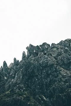 Rocks Peaking Out Of A Mountain Foto stock