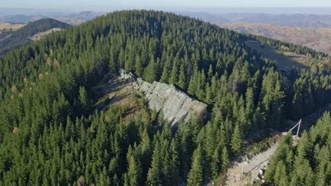 Rocks on top of the mountain. Video stock 165164639