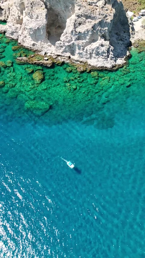 Rocky beach Vidéo 345805875
