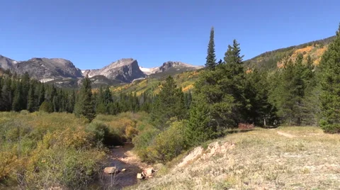 Rocky Mountain Landscape in Fall Vídeos de archivo 42024039