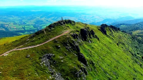 Rocky mountain ridge Stock Footage 157763119