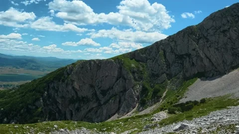 Rocky mountain ridge under bright blue sky. Savin Kuk peak, Montenegro Vidéo 342977778