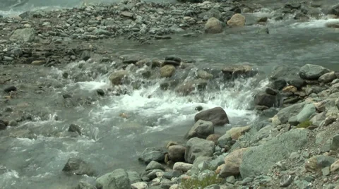 Rocky Mountain Stream Close-Up Shot 動画素材 32255635