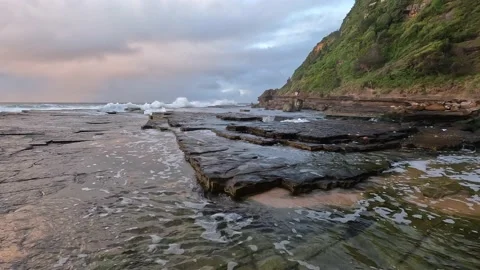 Rocky ocean shore Video stock 201862205