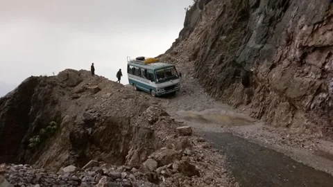 Rocky road in Bhutan Vídeo Stock 247327908