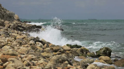 Rocky seashore Stockbeeldmateriaal 53827409