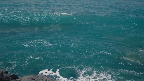 Rocky shore in the ocean 動画素材 75927471