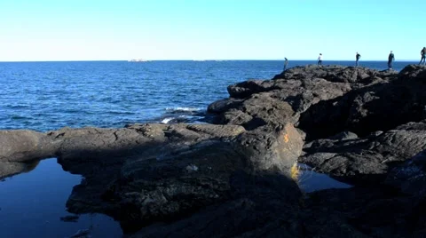 Rocky shoreline exploration Vidéo 45531603