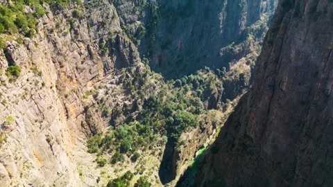 Rocky walls of the canyon 스톡 동영상 314372425