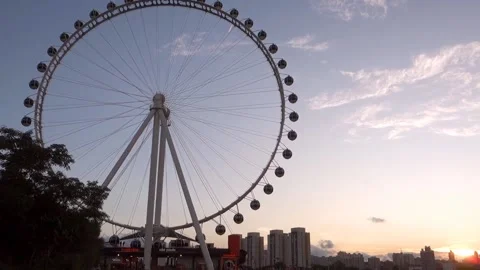Roda Rico, largest Ferris wheel in Latin America, at Villa Lobos Park. Vídeo Stock 232097457