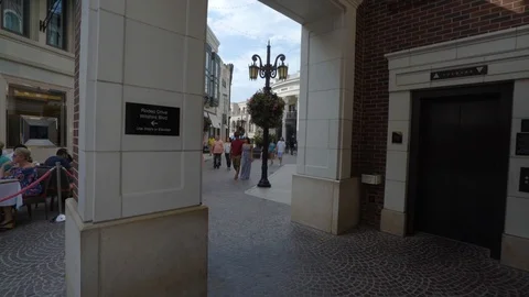 Rodeo Drive Beverly hills walking by shops Vidéo 87474062