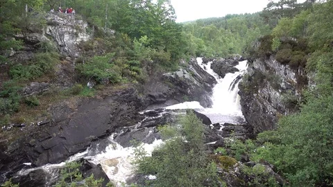 Rogie Falls with People 動画素材 93264985
