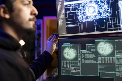 Rogue engineer penetrating firewalls using malicious deep learning script on USB 스톡 사진