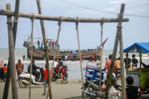 Rohingya immigrant ship stranded in Aceh, Indonesia Stock Photos