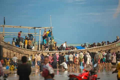 Rohingya immigrant ship stranded in Aceh, Indonesia Stock Photos
