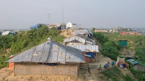 Rohingya men washing before a prayer Vídeo Stock 127570010