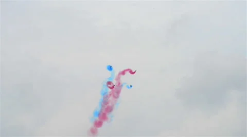 The ROKAF Black Eagles during the Aerobatic Flying Displays at Singapore Airshow Vidéo 67169663