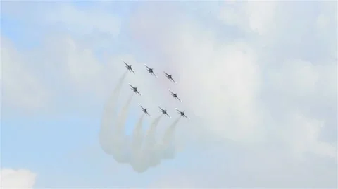 The ROKAF Black Eagles during the Aerobatic Flying Displays at Singapore Airshow 動画素材 67177038