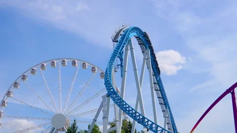 	Roller coaster with carts rapidly falling down 스톡 동영상 295873862