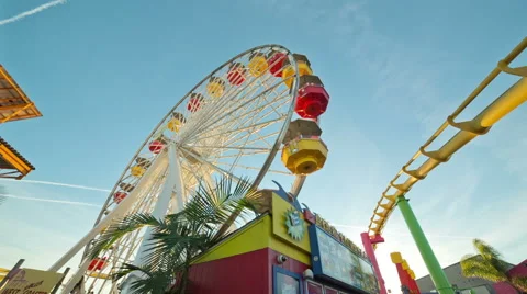 Roller Coaster Ferris Wheel Pacific Park Santa Monica Pier Los Angeles Ca Vidéo 45985697