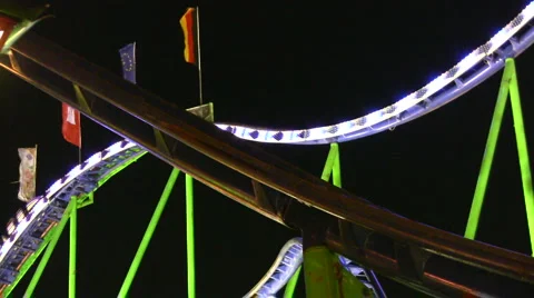 Roller coaster at night Stock-Footage 4670953