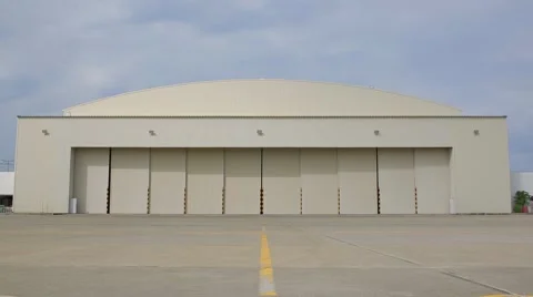 Roller shutters of a large warehousing opening. 動画素材 67195543