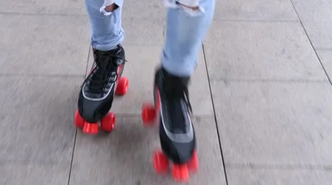 Roller Skater In Slow Motion Vídeo Stock 53898370