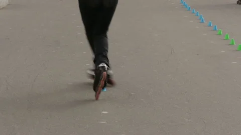 Roller skaters practice in the streets of Paris. Stock Footage 133766885