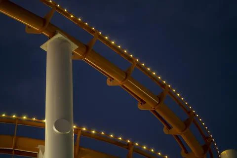 Rollercoaster Track Night Foto stock