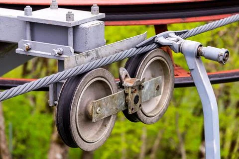 Rollers and pulleys of cable car or funicular Foto stock
