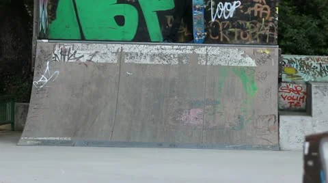 Rollers skating 動画素材 10923312