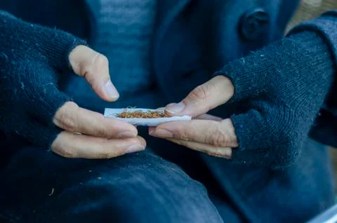 Rolling Cigarette Paper, Making Cigarette Stock Photos