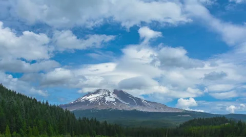 Rolling clouds over Mount Hood Time Lapse. Stock Footage 53278123