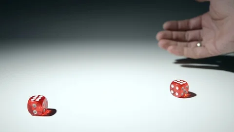 Rolling the Dice 스톡 동영상 79718318