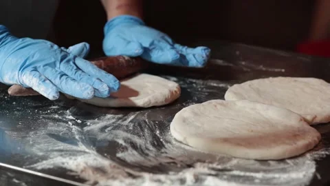 Rolling Dough in Hong Kong Kitchen 库存影片 305830387