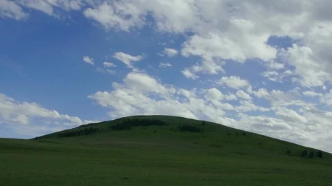 Rolling Green Hills Under a Cloudy Sky at the Zumwalt Prairie Preserve Vidéo 109514039