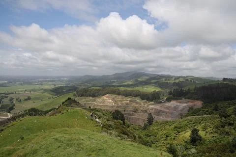 Rolling Hillside Quarry Beneath Expansive Cloudy Sky Fotos Stock