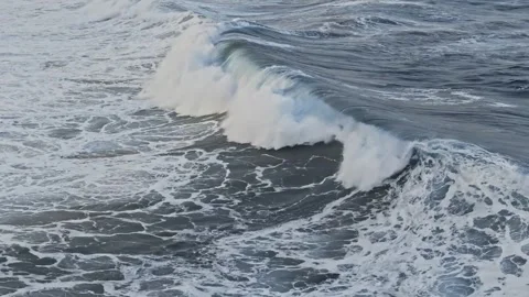 Rolling Ocean Waves and Surf Hawaii California Atlantic Coast Vidéo 347635310