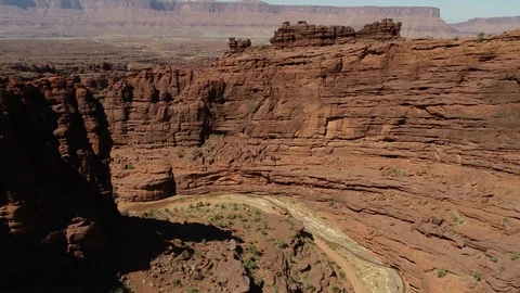 Rolling through the red rocks Video stock 97309394