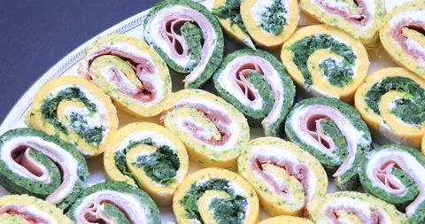 Rolls up with cheese and spinach Video stock 163431883