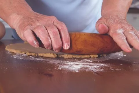 Rolls the dough 库存照片