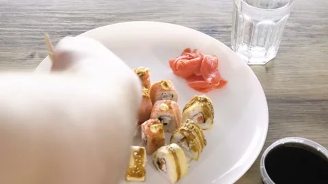 Rolls on a plate. View from above. Video stock 204953637