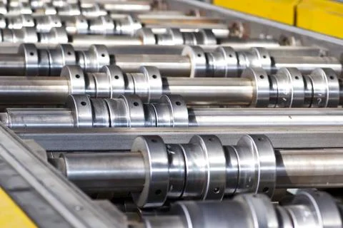 Rolls for profiling in the machine for rolling galvanized sheet metal Stockfoto's