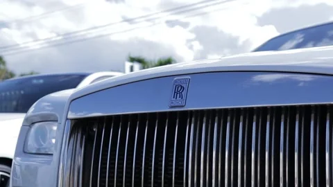 Rolls Royce grill with beautiful sky 動画素材 168752132