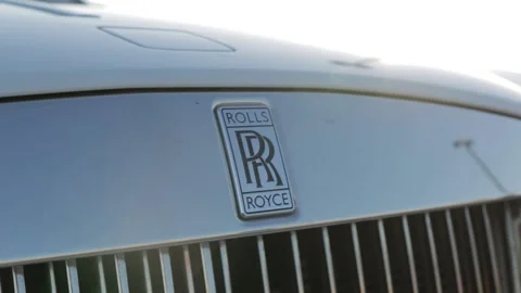 Rolls Royce grill with logo and sunset in hardrock 動画素材 168752151