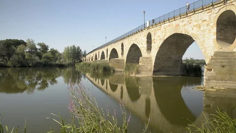Roman bridge over the Douro River Video stock 77304701